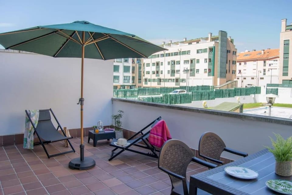 Day, View (from property/room), Balcony/Terrace, Balcony/Terrace, Pool view, Swimming pool, sunbed