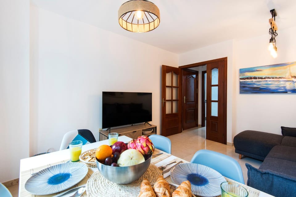 TV and multimedia, Seating area, Dining area