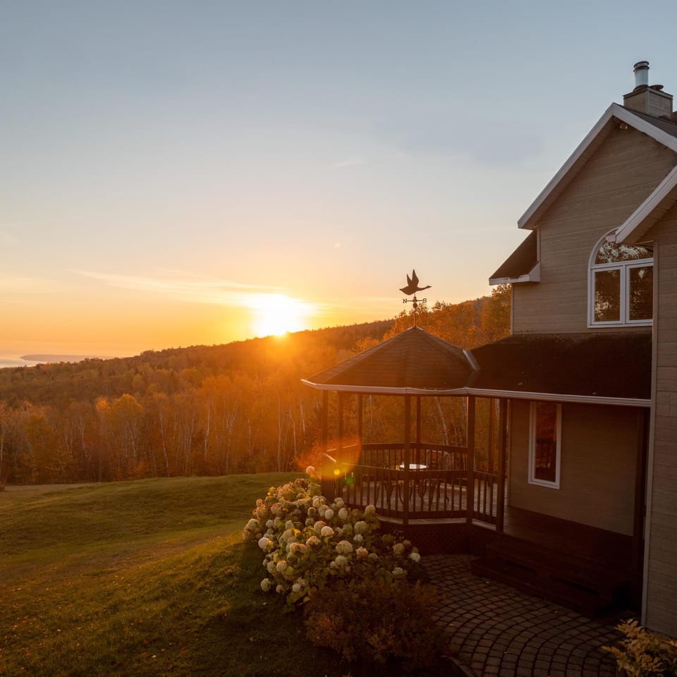 Property building, Natural landscape, Sunrise, Sunset