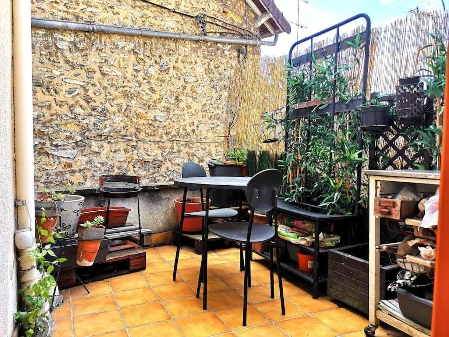 Atelier d’artiste proche Paris Gare nord/Stade de FR/CDG Apartment in Île-de-France