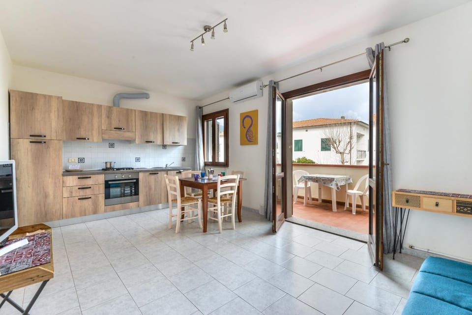 Property building, Kitchen or kitchenette, Living room
