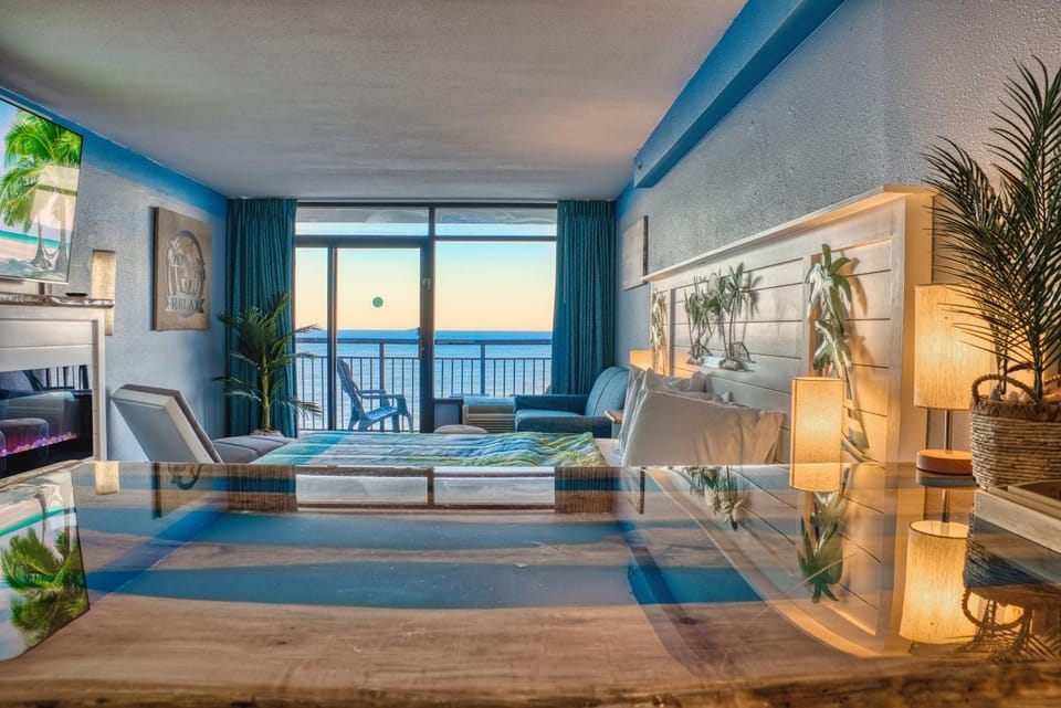 Absolutely Stunning! Newly Renovated King Suite with LED Fireplace - Landmark Resort 1030 House in Myrtle Beach