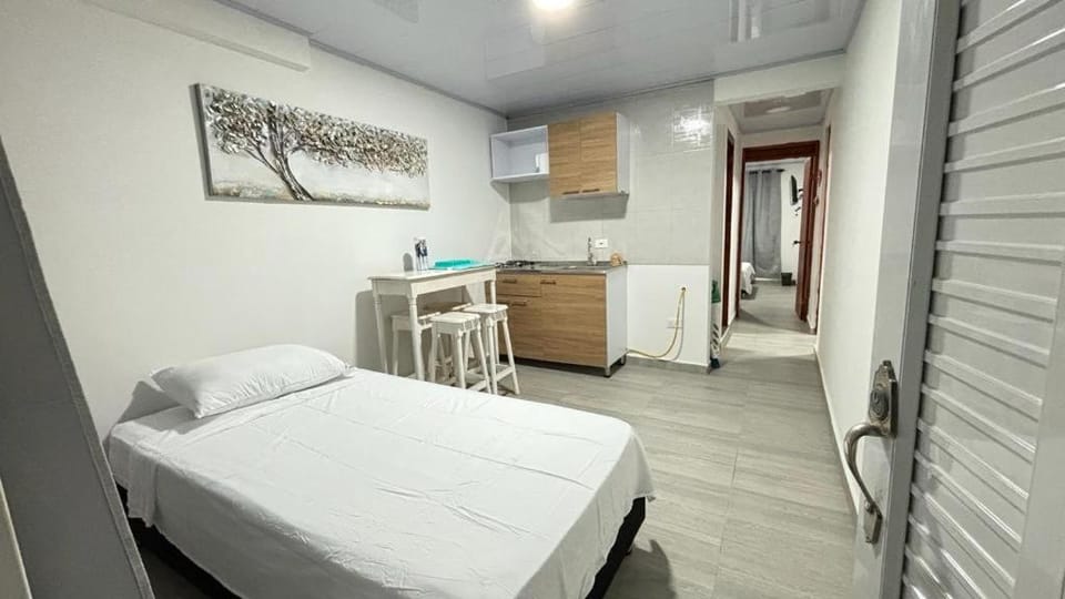 Bed, Kitchen or kitchenette, Photo of the whole room, Bedroom