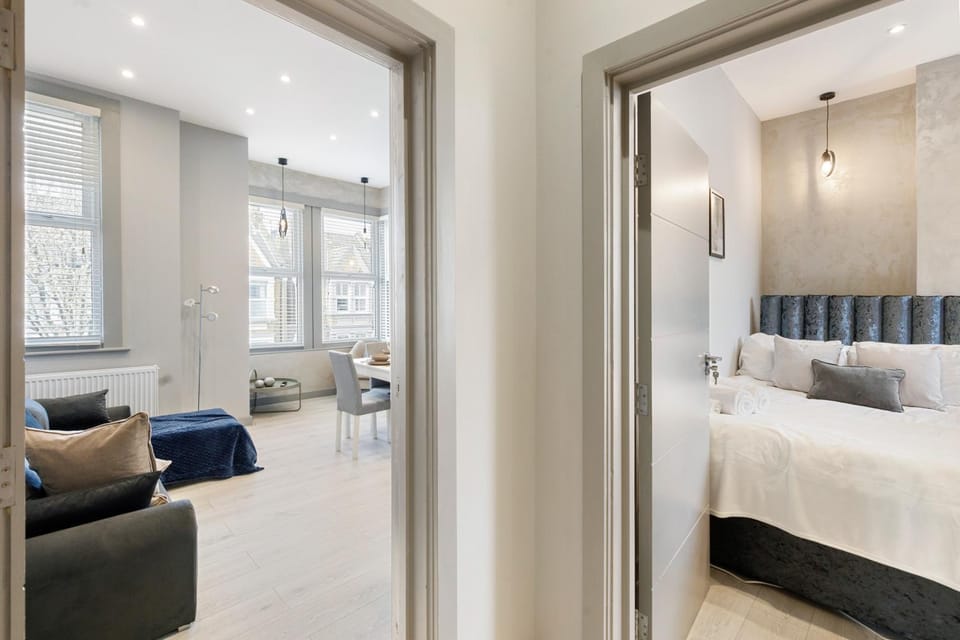 Bed, Living room, Bedroom