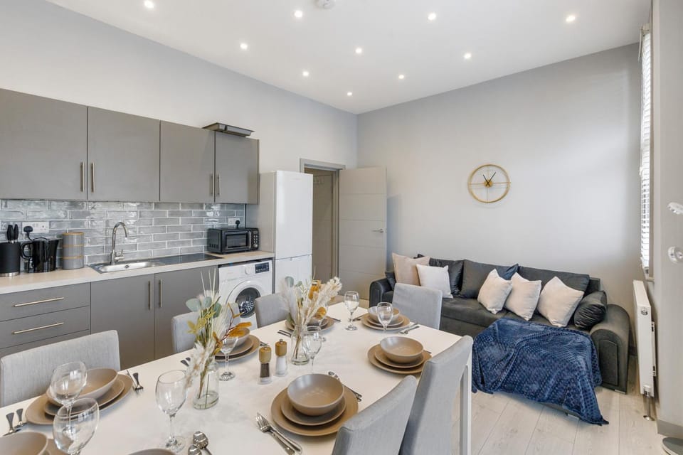 Kitchen or kitchenette, Living room, Dining area