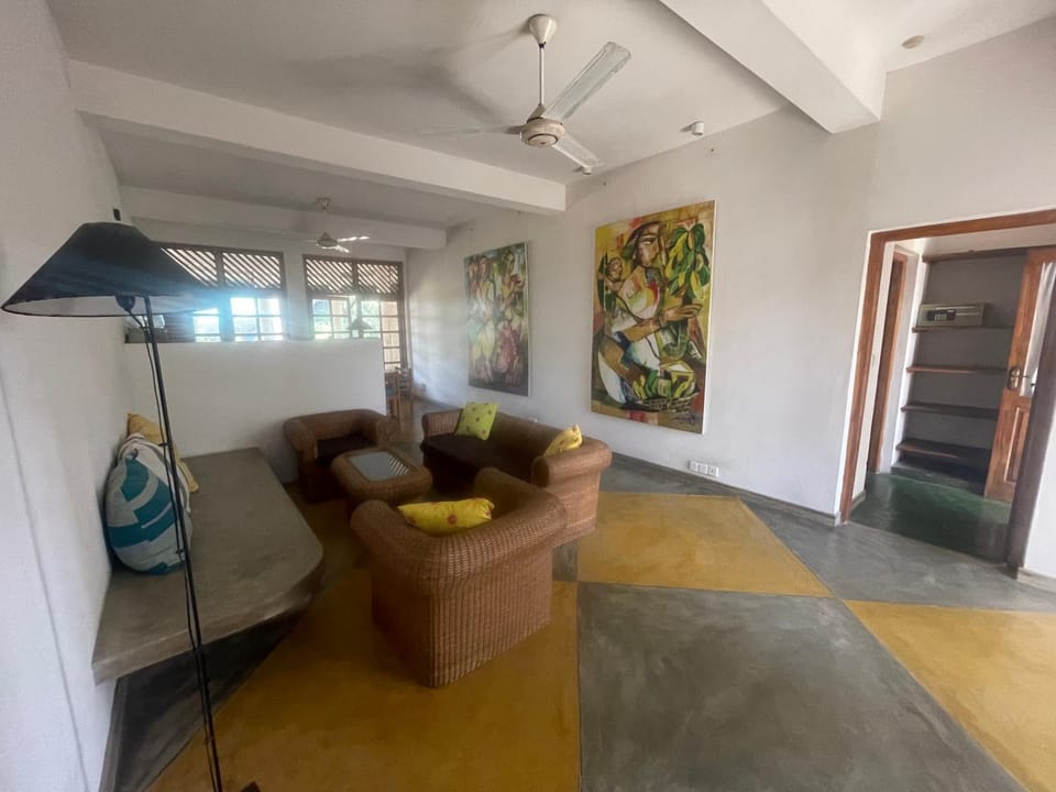 Living room, Seating area, fireplace