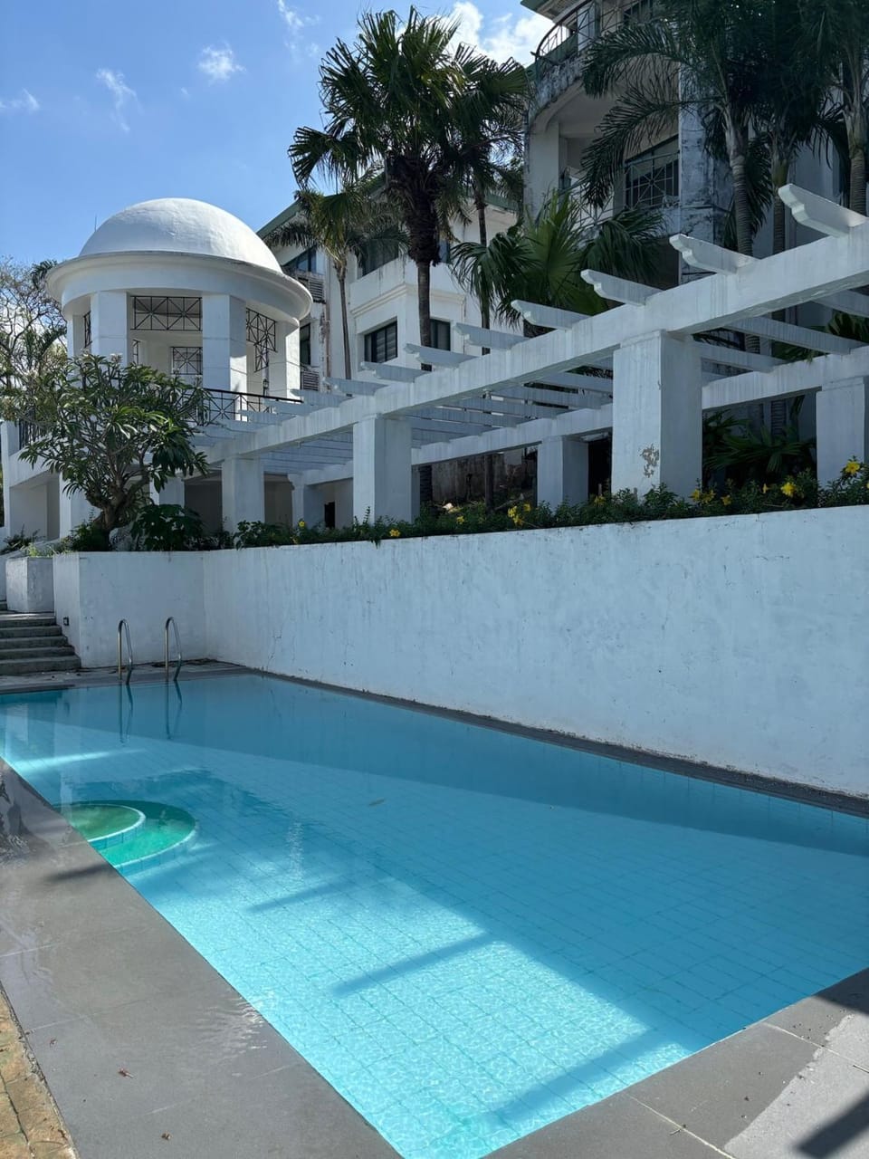 De Leon Staycation at Vista de Loro Apartment hotel in Calabarzon