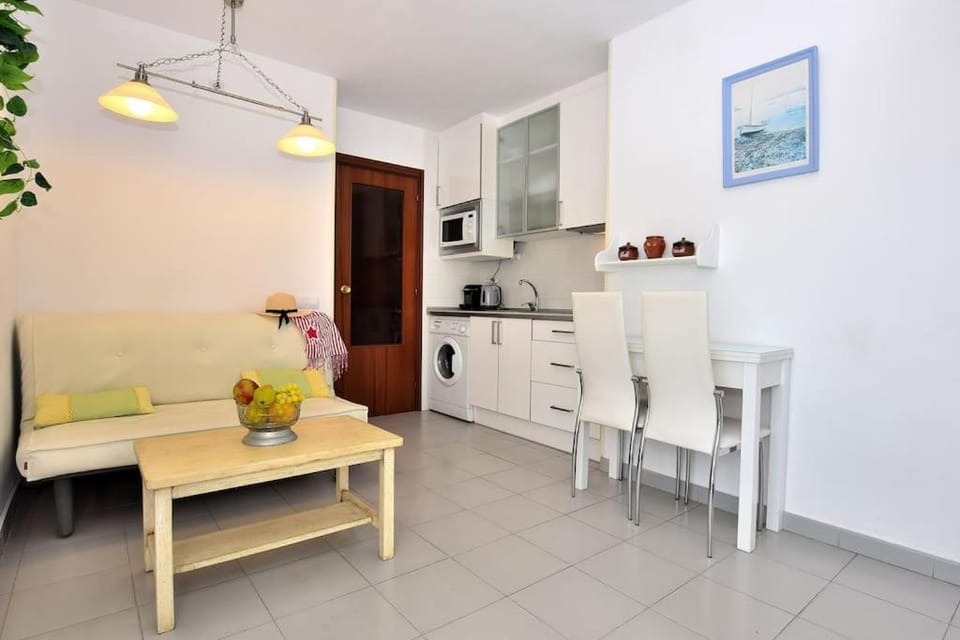 Kitchen or kitchenette, Living room, Dining area