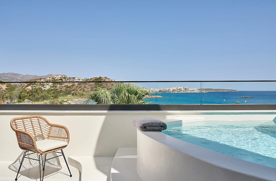 View (from property/room), Sea view, Swimming pool