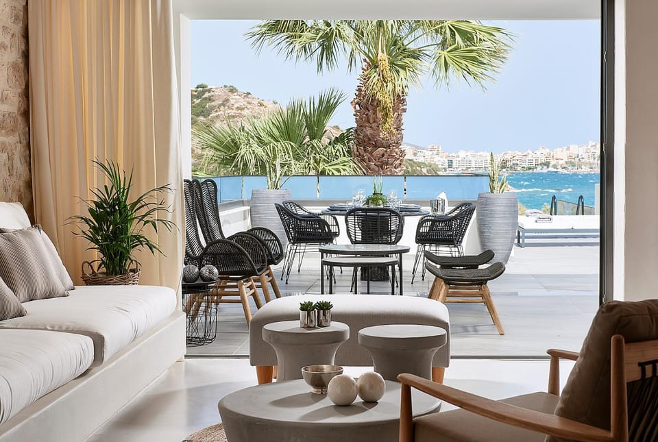 Seating area, Pool view