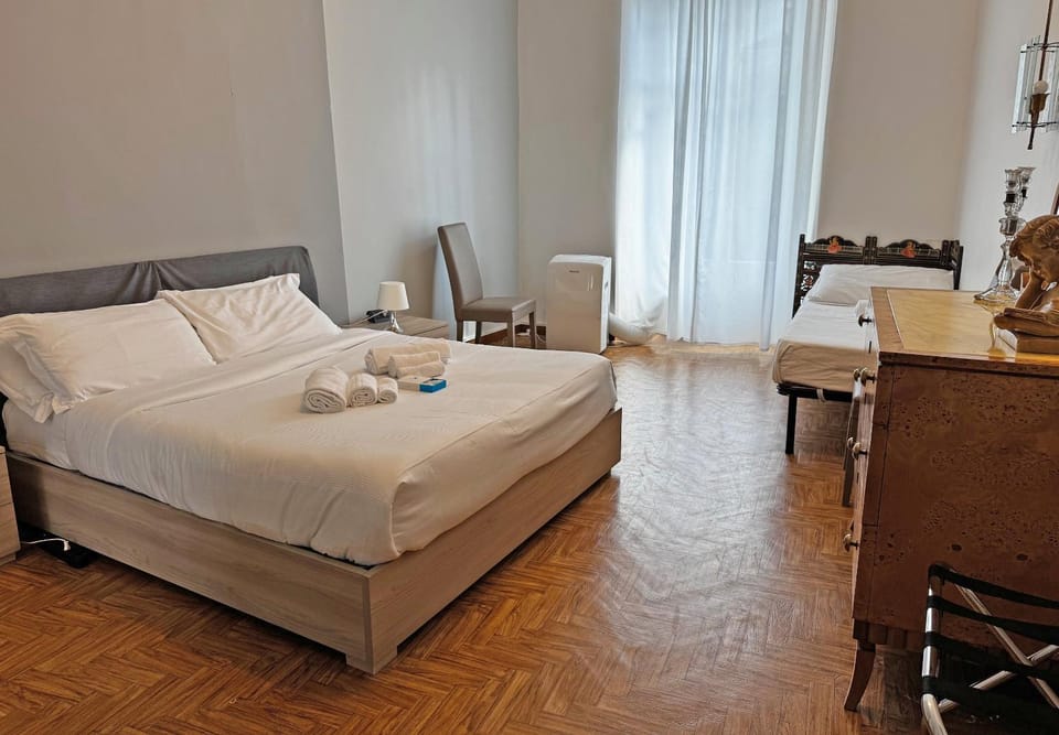 Bed, Photo of the whole room