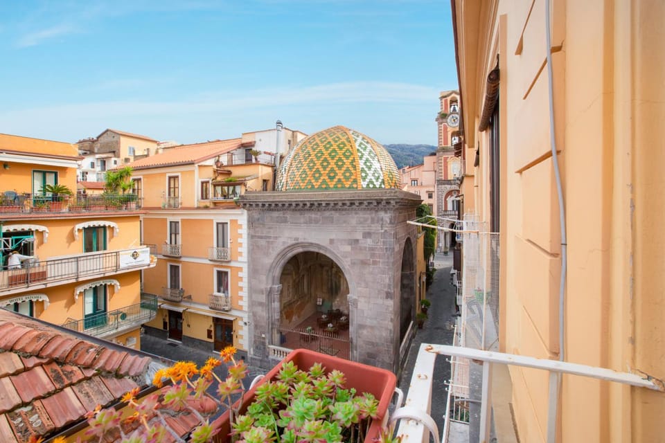 View (from property/room), Balcony/Terrace, City view, Landmark view