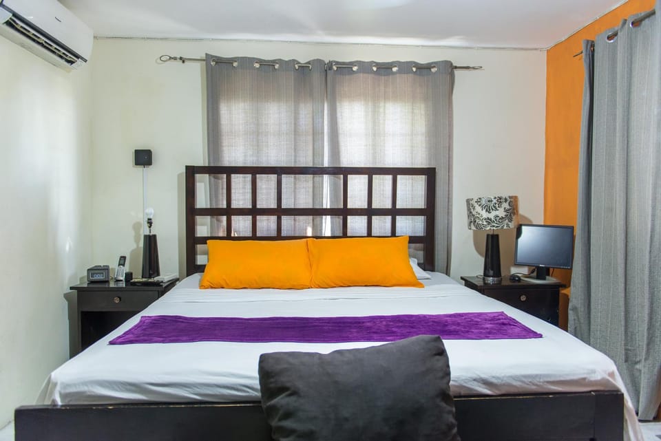 Bed, Bedroom, air conditioner