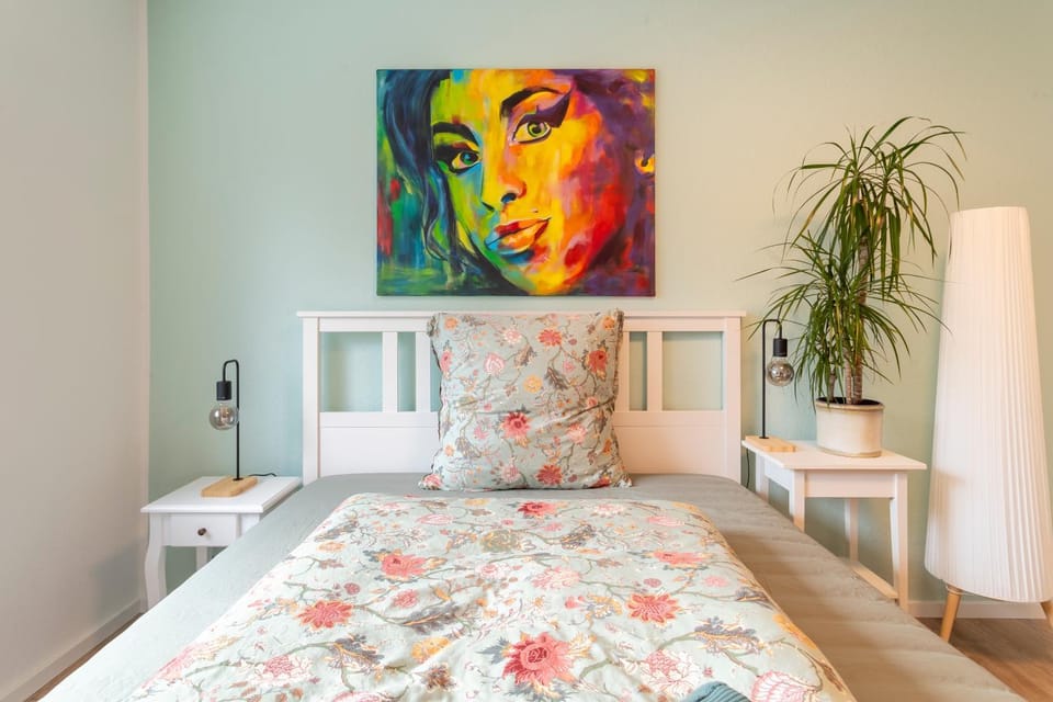 Bed, Photo of the whole room, Decorative detail, Bedroom