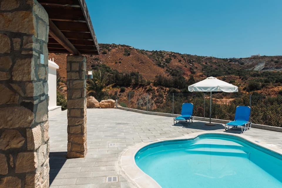 Patio, Natural landscape, Mountain view, Pool view, Swimming pool, sunbed