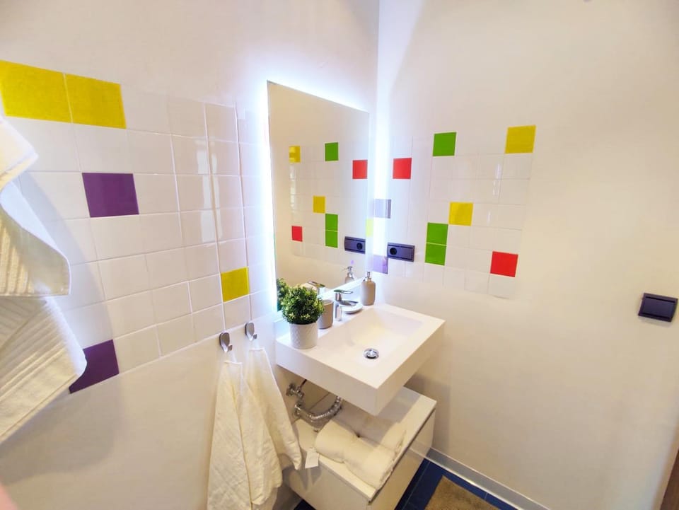 Bathroom, towels
