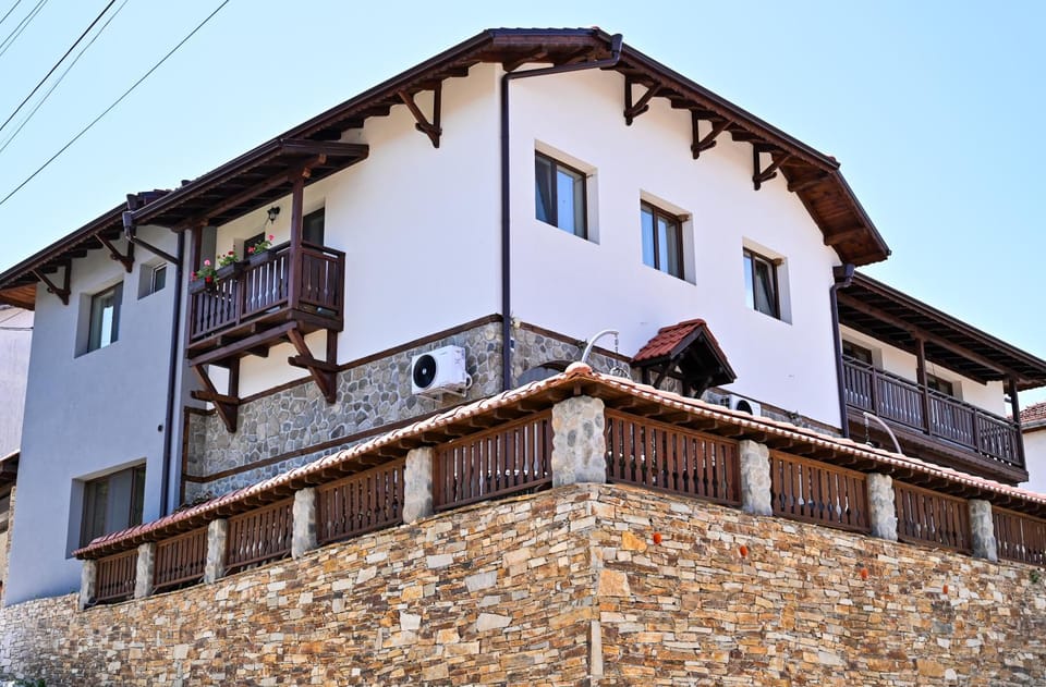 Property building, Day