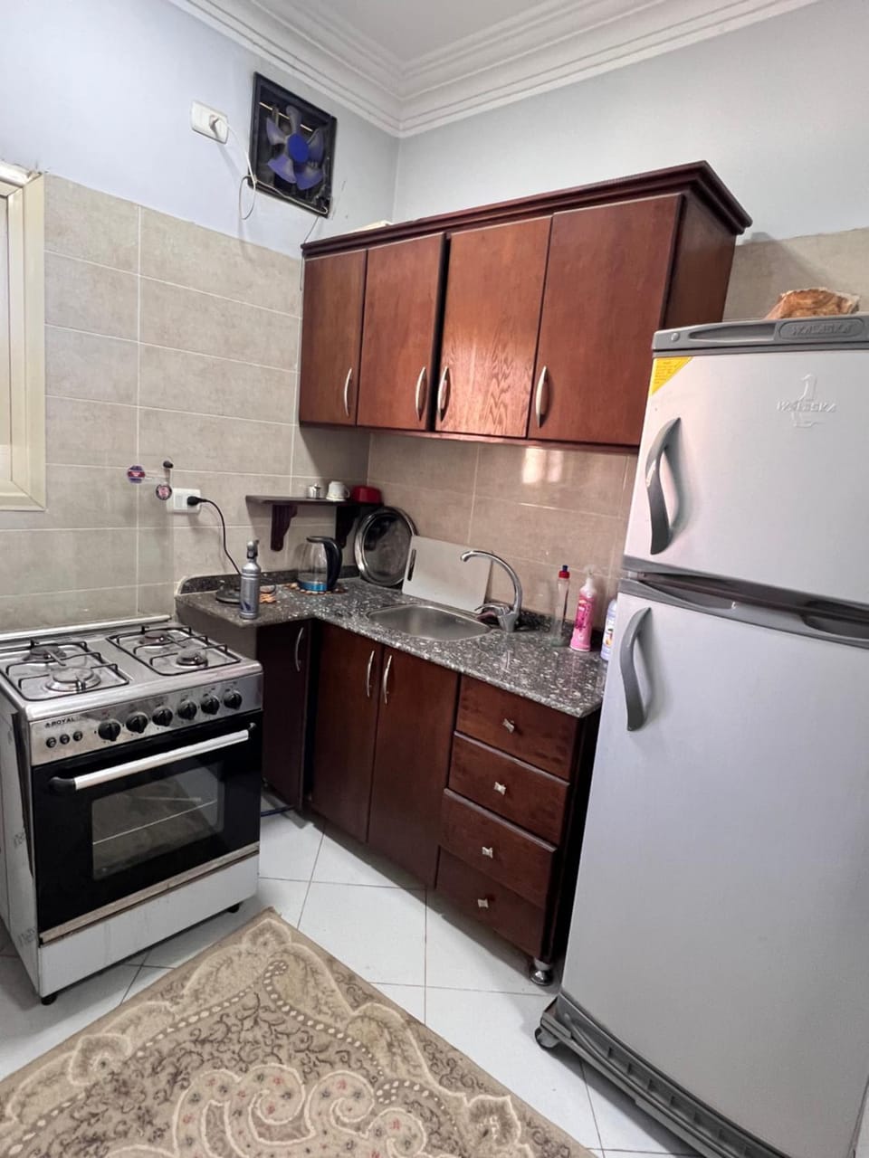 Kitchen or kitchenette