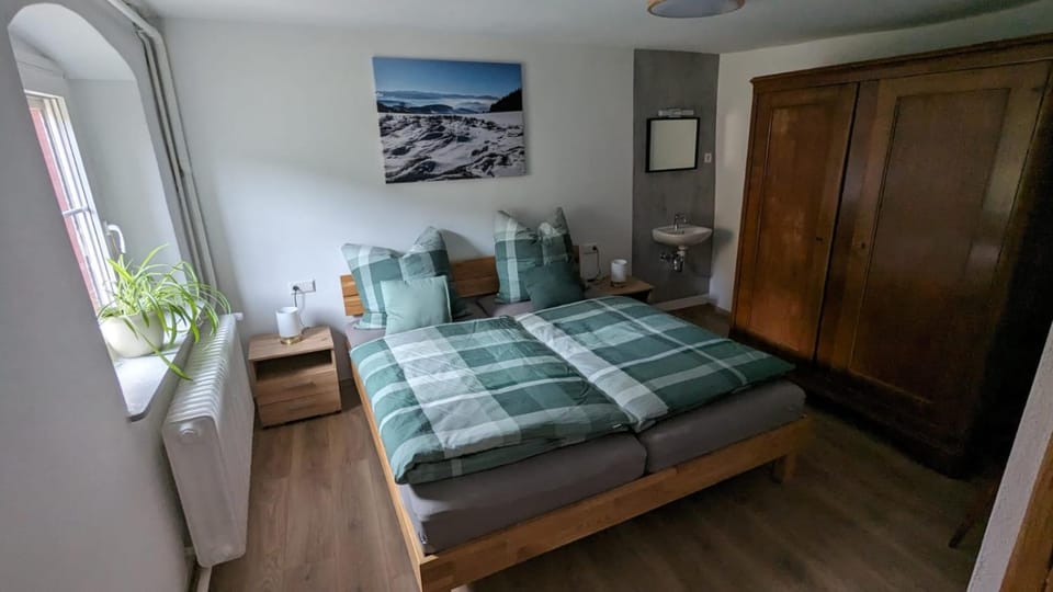 Bed, Bedroom, wardrobe