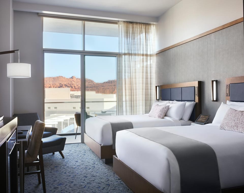 Bedroom, Mountain view