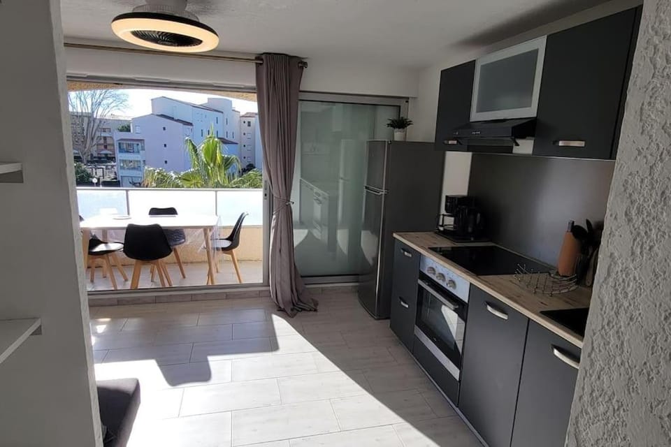 Nauticap, Joli T2 rénové, piscine, parking, 200m plage Apartment in Agde