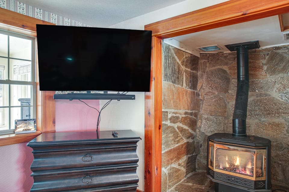 Pet-Friendly Pinehurst Home: Hike, Bike & Ski! House in Idaho