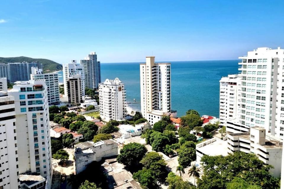 Day, Neighbourhood, Natural landscape, Bird's eye view, City view, Sea view, Street view, Location