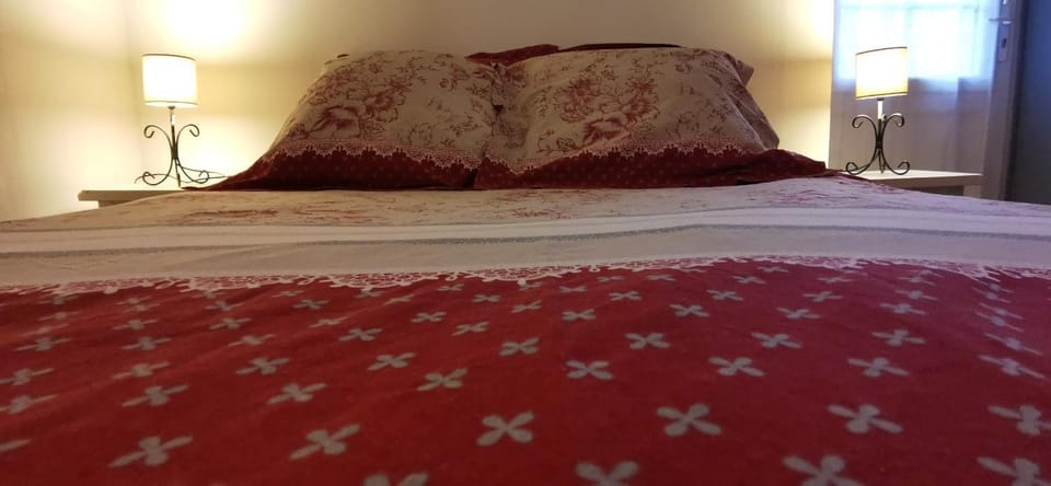 Bed, Night