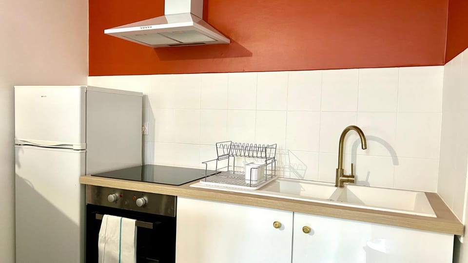 Kitchen or kitchenette, stove