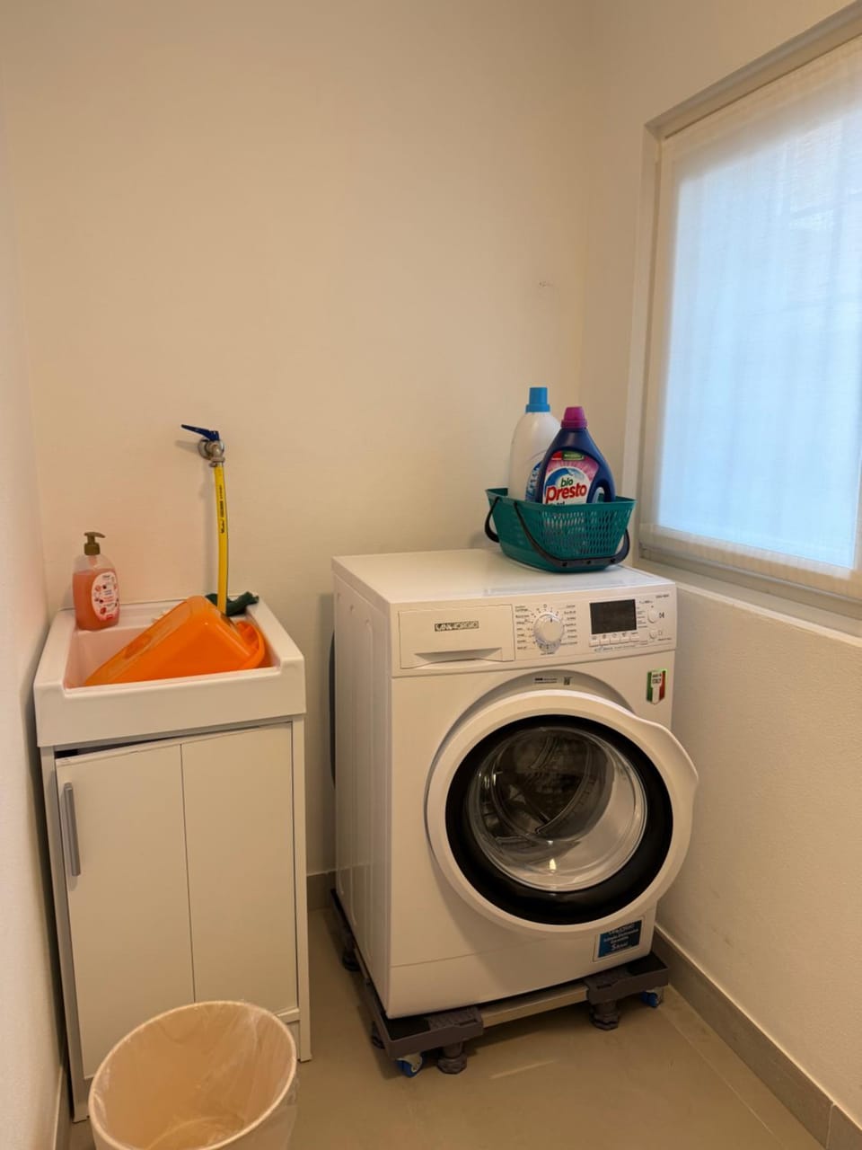 laundry, washing machine