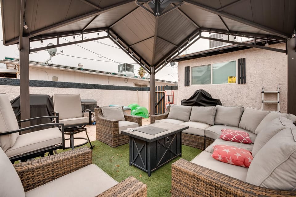 Pet-Friendly Las Vegas Home: Shared Pool & Hot Tub House in Las Vegas Strip