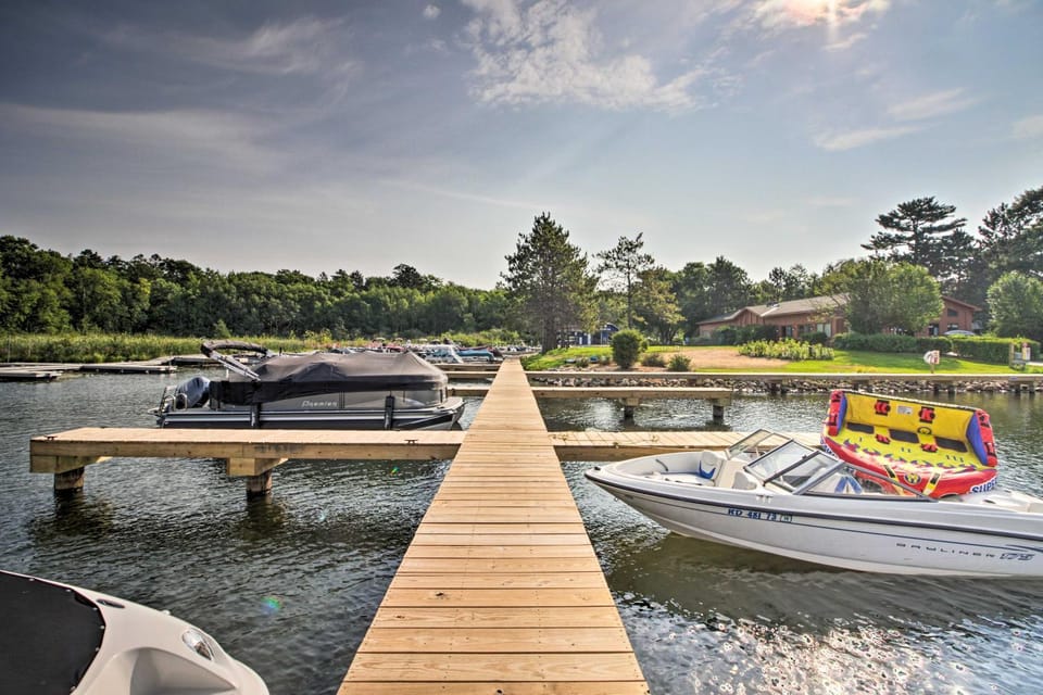 Nisswa Townhome w/ Boat Slip + Gull Lake Access! House in Lake Shore