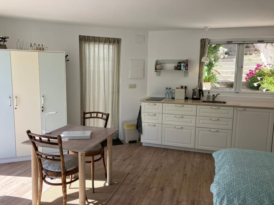 La Peñita - sunny guesthouse with private pool and garden Apartment in Costa Tropical