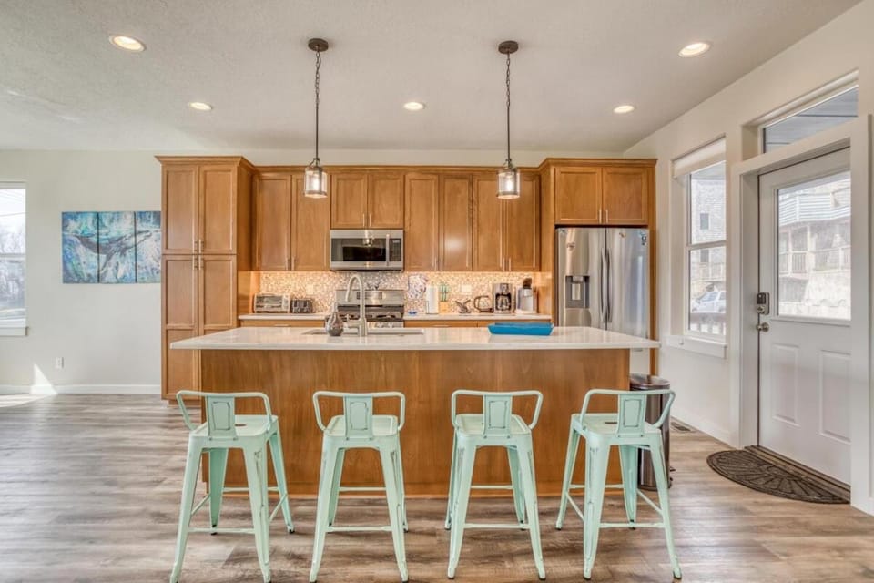 Oceanview Includes Arcade the Whale Tale and Arcade! House in Depoe Bay