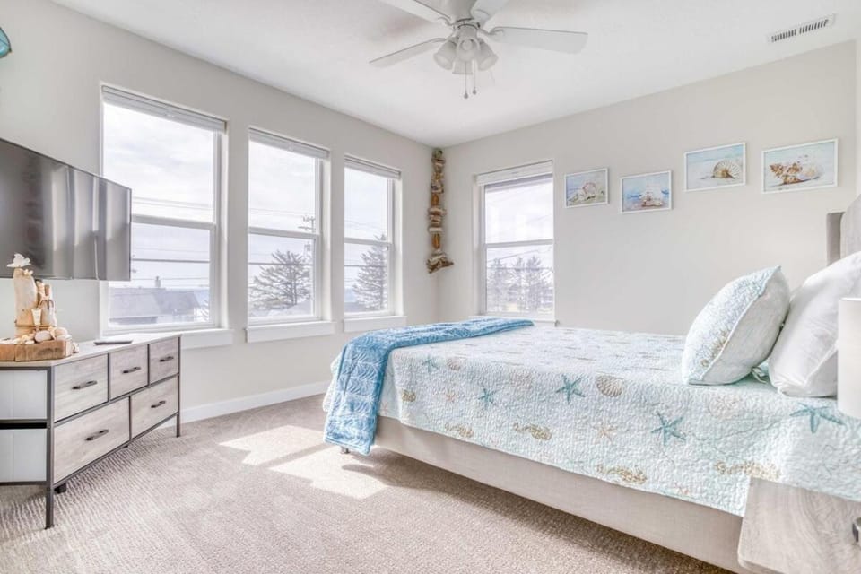 Oceanview Includes Arcade the Whale Tale and Arcade! House in Depoe Bay