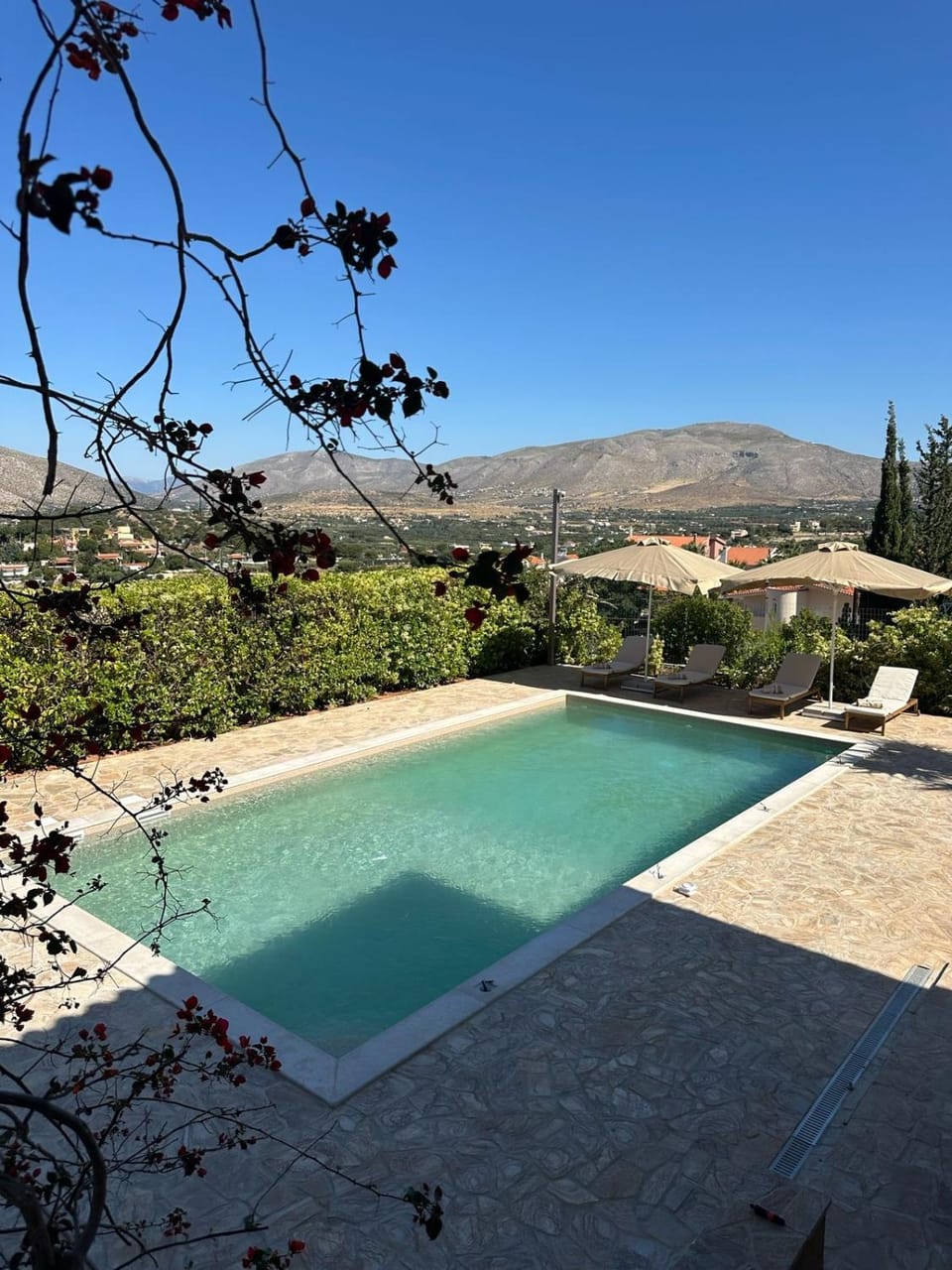 Day, Natural landscape, Mountain view, Pool view, Swimming pool, sunbed