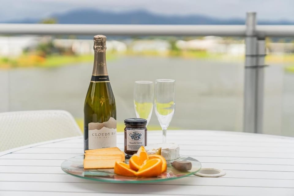 The Dunes Lake View - Welcome Gift on arrival Apartment in Auckland Region