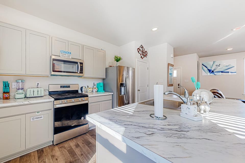 8 Mi to Dover Motor Speedway! Dog-Friendly Retreat House in Dover