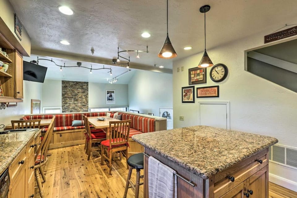 Ski In - Ski Out, Walk to Main St, Fireplace, Close to Downtown, Park City, Deer Valley House in Park City