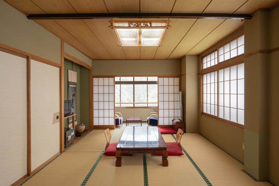 Myoko Tsubame onsen Iwatoya Ryokan in Nagano Prefecture