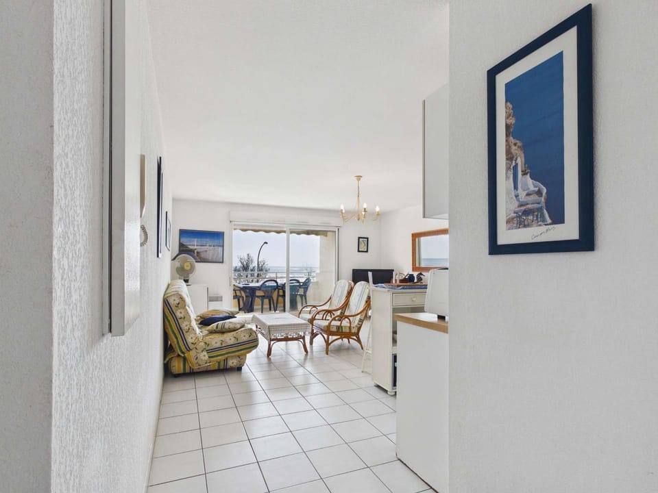 Appartement 3 pièces en bord de mer avec terrasse et parking, 6 personnes - FR-1-423-293 Apartment in Agde