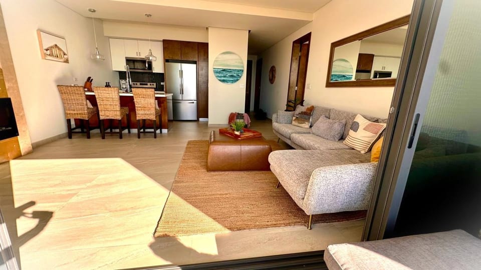 TV and multimedia, Kitchen or kitchenette, Living room, Seating area, Dining area, minibar, oven