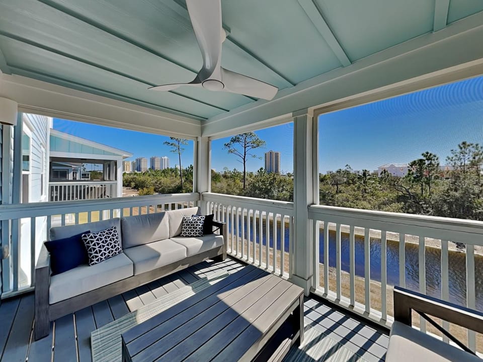 Balcony/Terrace, Seating area, City view, Sea view