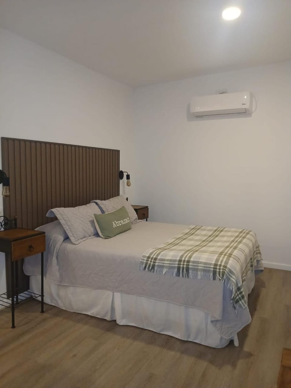 Property building, Bedroom, heating, air conditioner