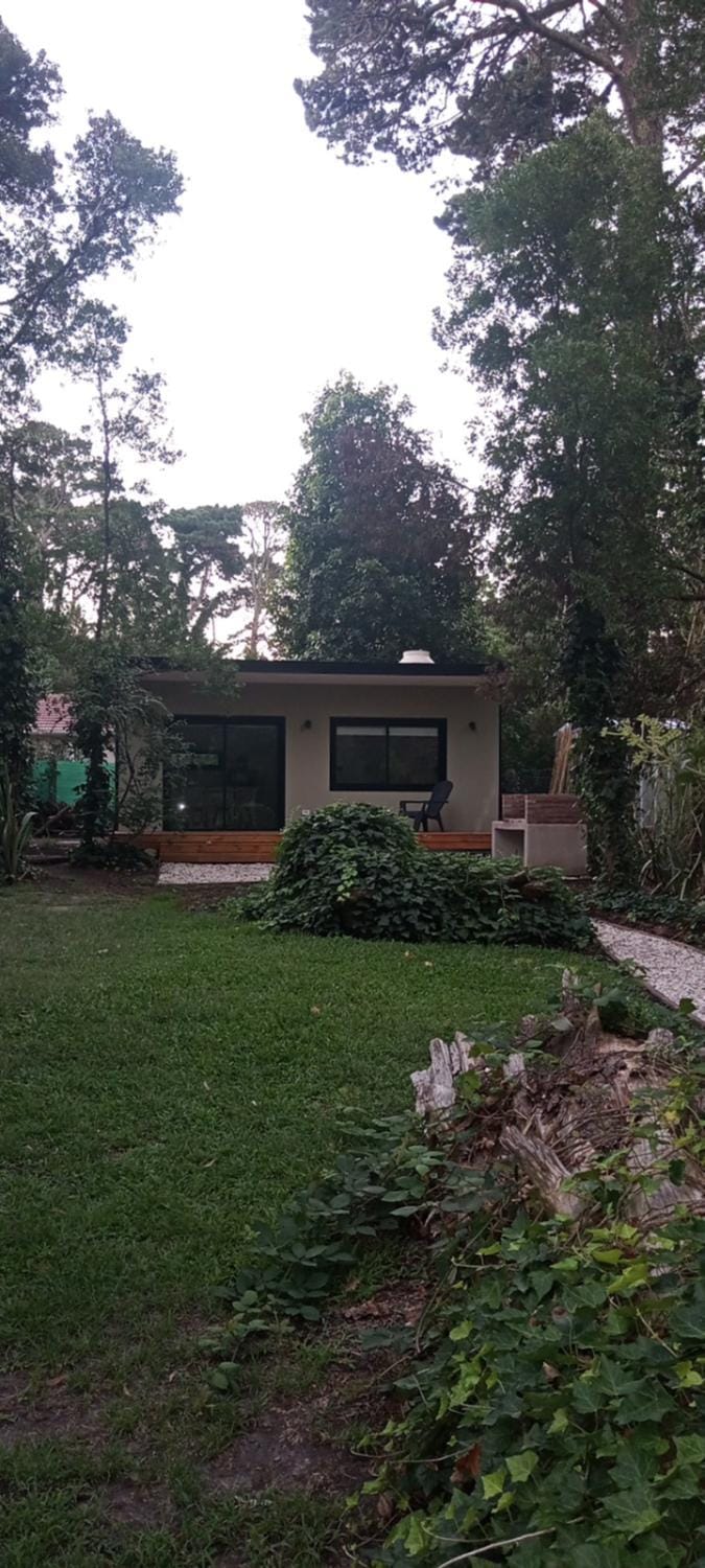 Property building, Natural landscape, Garden, Garden, Garden view