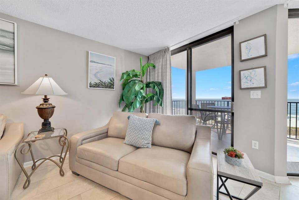 Phoenix-VII Unit 7814 - Beach front-Sleeps 6-Orange Beach Apartment in Orange Beach