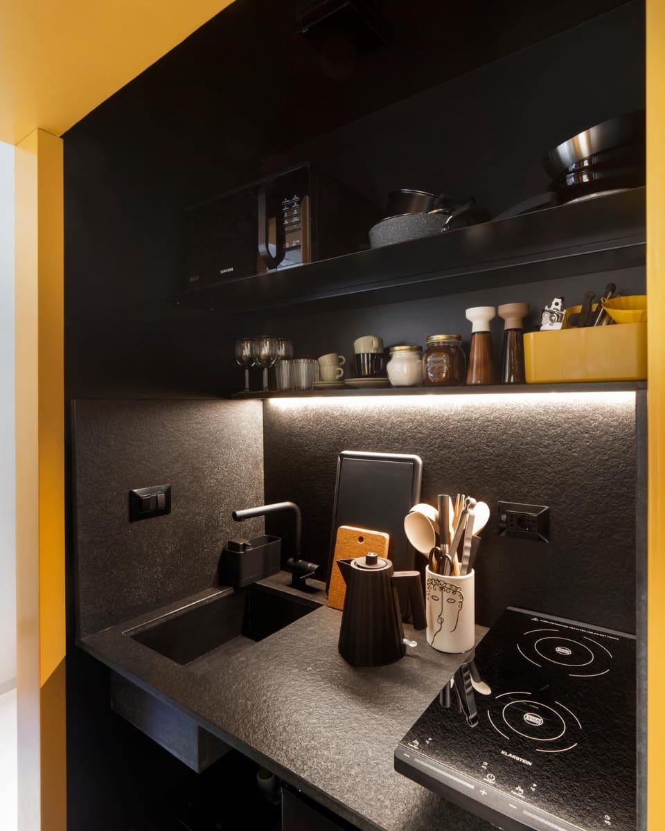 Coffee/tea facilities, Kitchen or kitchenette, minibar, pet friendly, stove