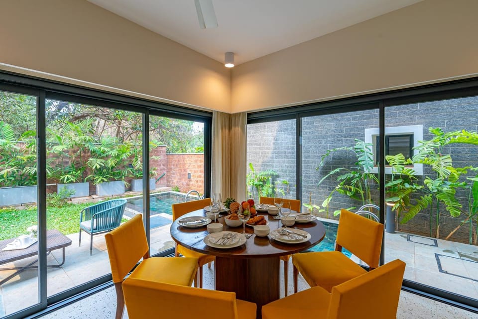 Patio, Day, Garden, Dining area, Garden view, Pool view, Swimming pool