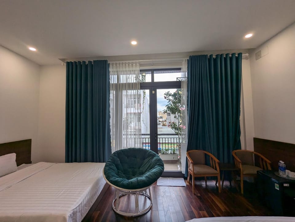 Seating area, Bedroom