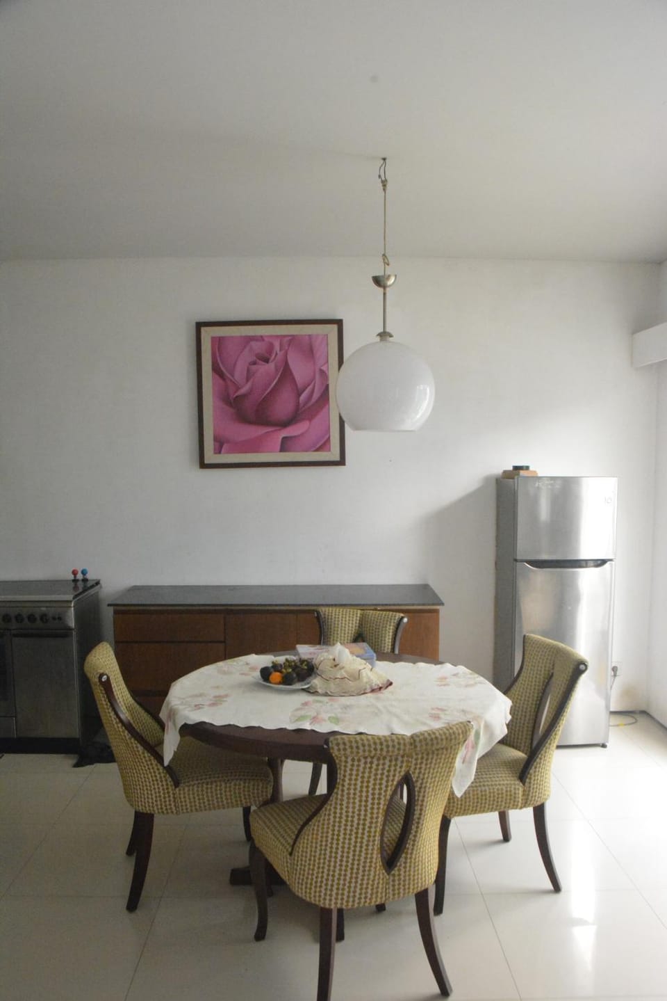 Kitchen or kitchenette, Seating area, Dining area